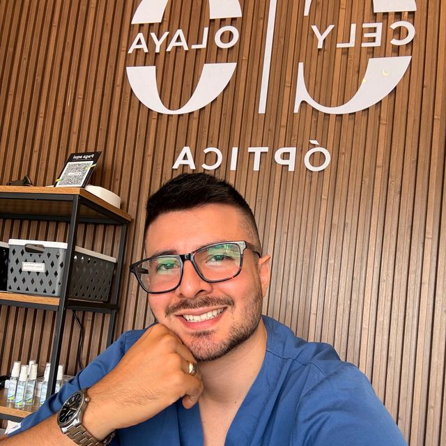 Wilmer andres Olaya vargas, Optómetra Yumbo