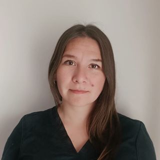 Acercar imagen: Dayana Torres Noches, Dentista Puente Alto