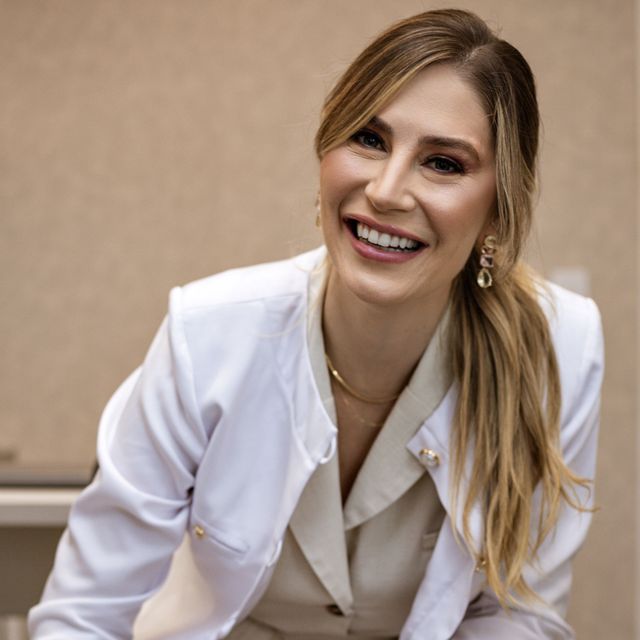Laís Pizzatto, Dentista Santos