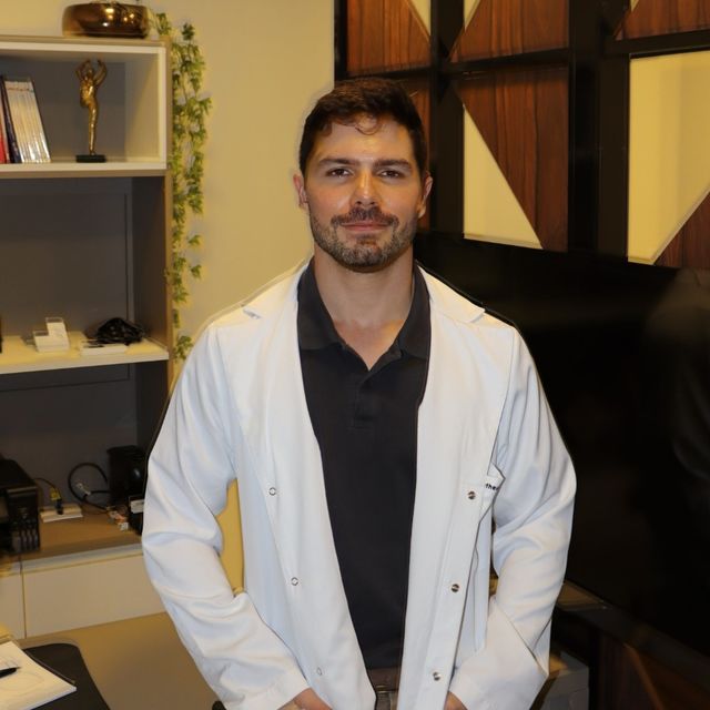 Pedro Matheus Benelli, Dermatologista São Carlos