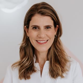 Dra. Beatriz da Camara Fernandes