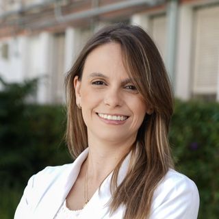 Ampliar imagem: Elisa  De Araújo Fachin, Cirurgião oncológico Juiz de Fora