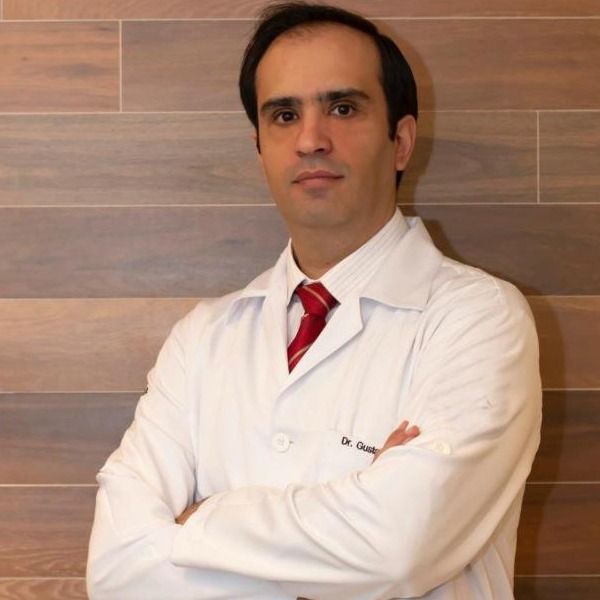 Gustavo de Almeida, Oftalmologista Curitiba
