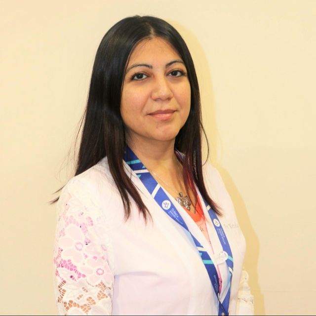 Natalia Esquivel Puebla, Pediatra Santiago