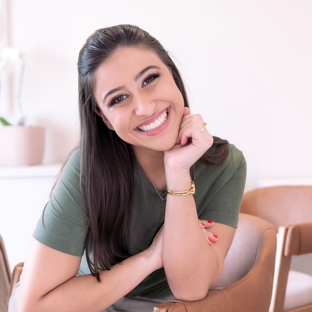 Natalia Vogt, Especialista em Clínica Médica Pelotas