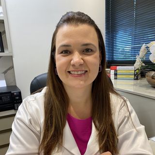 Ampliar imagem: Aline C. Rocha Candolo, Gastroenterologista São José do Rio Preto