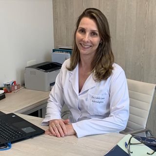 Ampliar imagem: Isabela Dias Lauar, Infectologista Belo Horizonte