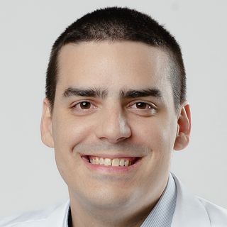 João Pedro Vaz de Souza Cabral Simões, Cirurgião geral São Paulo