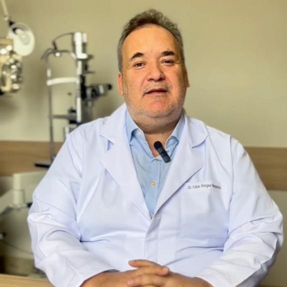 Fabio Borges Nogueira, Oftalmologista Carmo do Cajuru