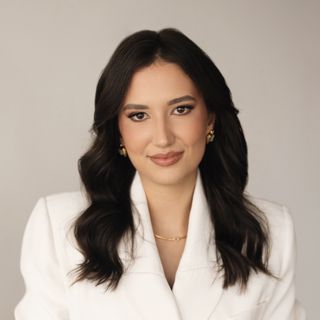 Dra. Jennyfer Katheryne Klein Ottoni Marcon