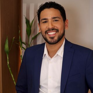 Matheus Oliveira , Gastroenterologista Caruaru