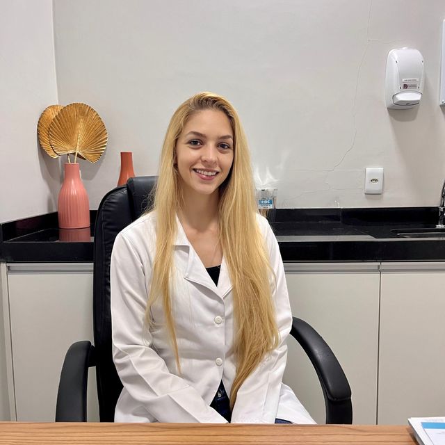 Luisa Rocha Fernandes, Médico clínico geral Goiânia