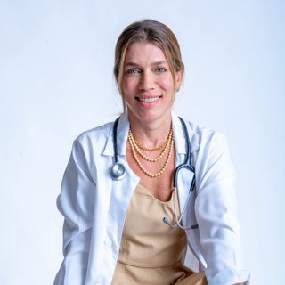 Elisa Resende Palhano Soares, Generalista Vitória