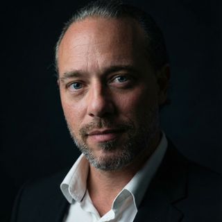 kaue  Alvarez Sucena, Cirurgião plástico São Paulo
