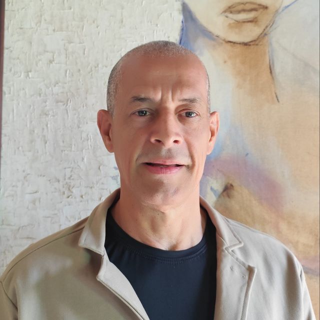 Oscar Muñoz Angel, Ginecólogo Palmira