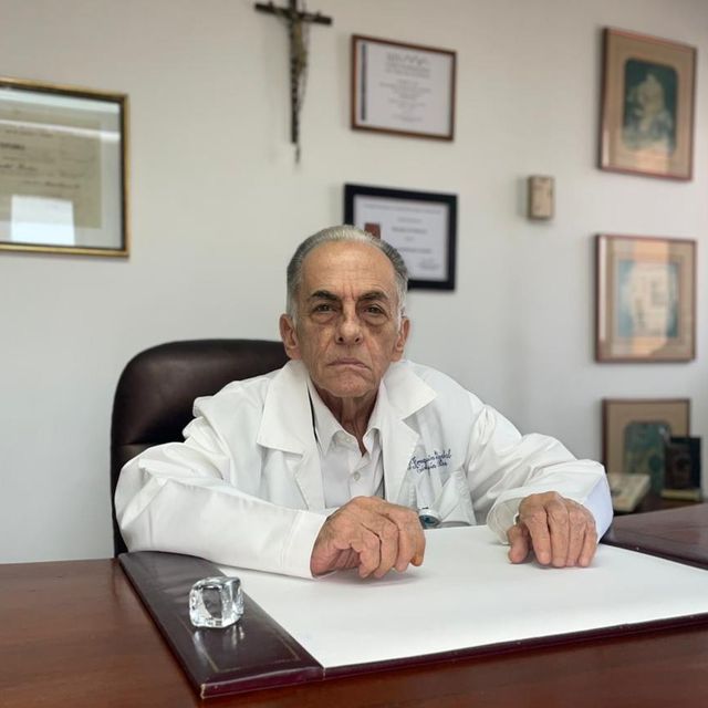 Joaquín Aristizabal Londoño, Cirujano plástico Medellín