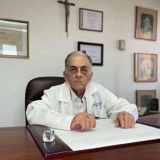 Acercar imagen: Joaquín Aristizabal Londoño, Cirujano plástico Medellín