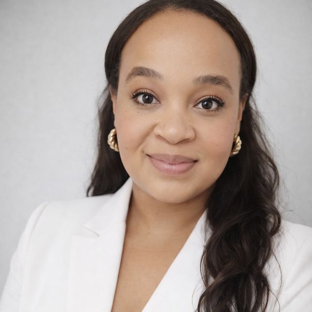 Lívia Nágila, Dentista Jacareí