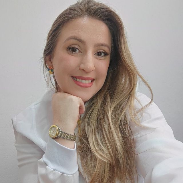 Thais  Santos , Psicopedagogo Pitangui