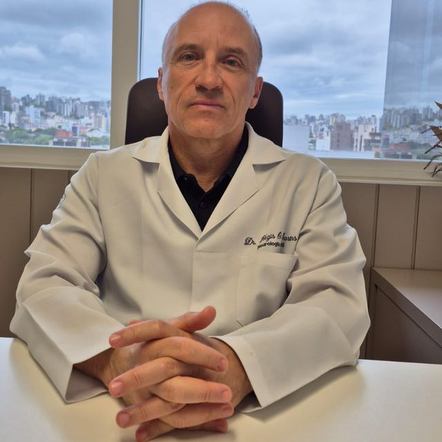 Regis Osorio Martins, Neurologista pediátrico Porto Alegre