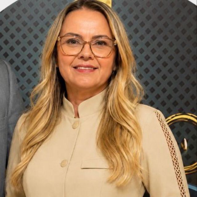 Karina Frade, Dentista Campina Grande