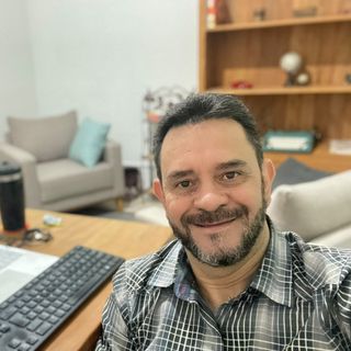 Dr. Adriano M. Galocha