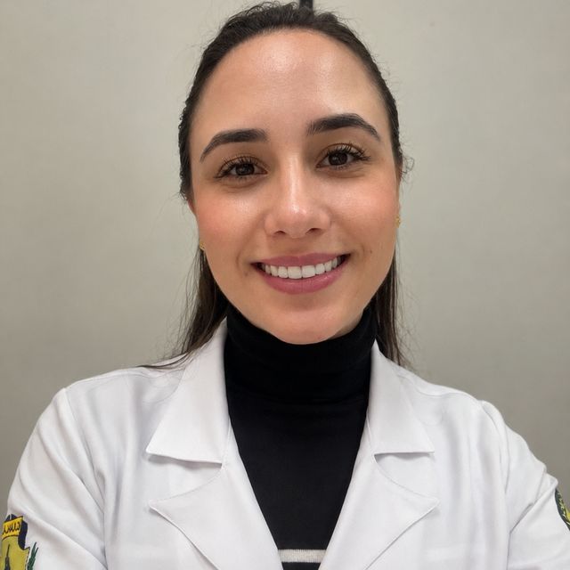 Leticia Cristine  Tonetti , Médico clínico geral Brasília