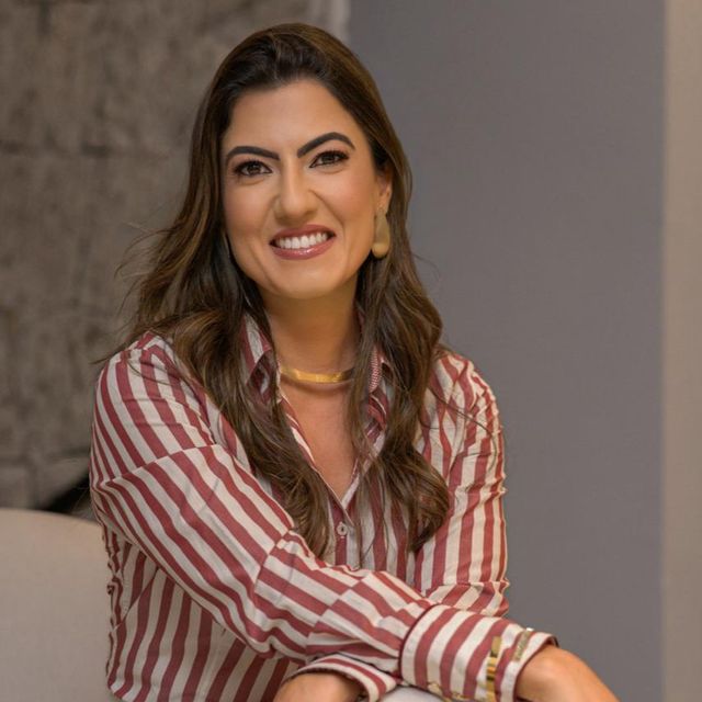 Luciane Gonçalves dos Santos, Ginecologista Além Paraíba