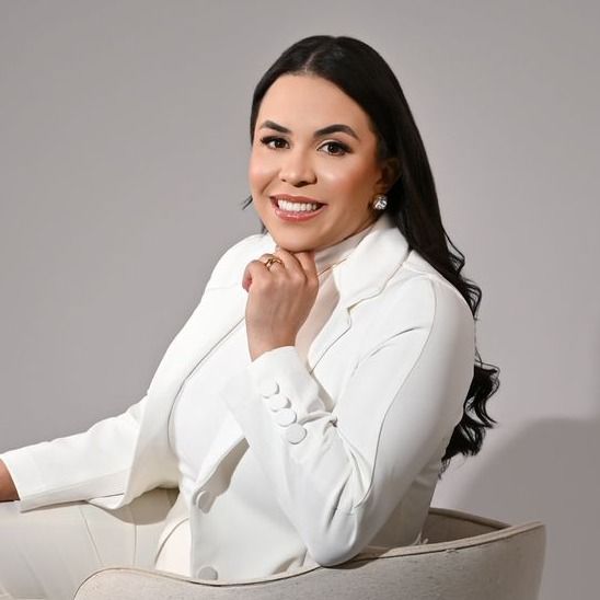 Sabrina Veloso Rodrigues , Ginecologista Montes Claros