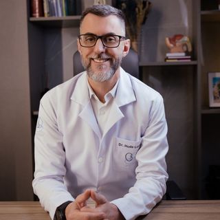 Hude Lucena, Urologista Caruaru