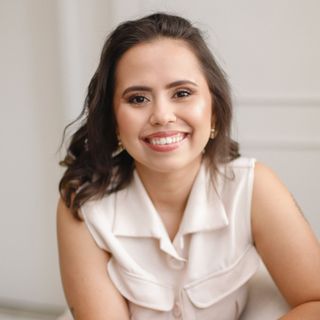 Dra. Lays Serafim Ribeiro