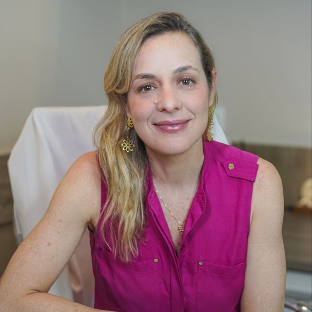 Dhianah Santini, Endocrinologista Niterói