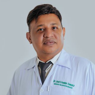 Ampliar imagem: José Erivaldo Fonseca dos Santos, Neurocirurgião Juazeiro Do Norte