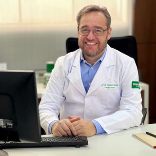 Luiz Theodoro Mendes, Cirurgião plástico Sorocaba