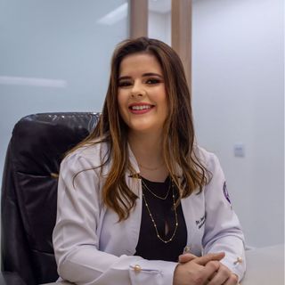 Ampliar imagem: Camila Marques Baesse, Ginecologista Morrinhos