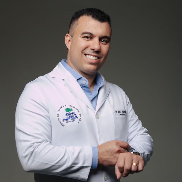 José Roberto Viana, Ortopedista - Traumatologista Brasília