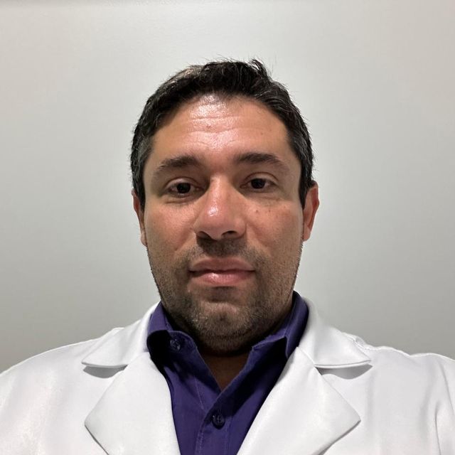 Thiago Urquiza Dos Santos Costa, Ortopedista - Traumatologista Brasília