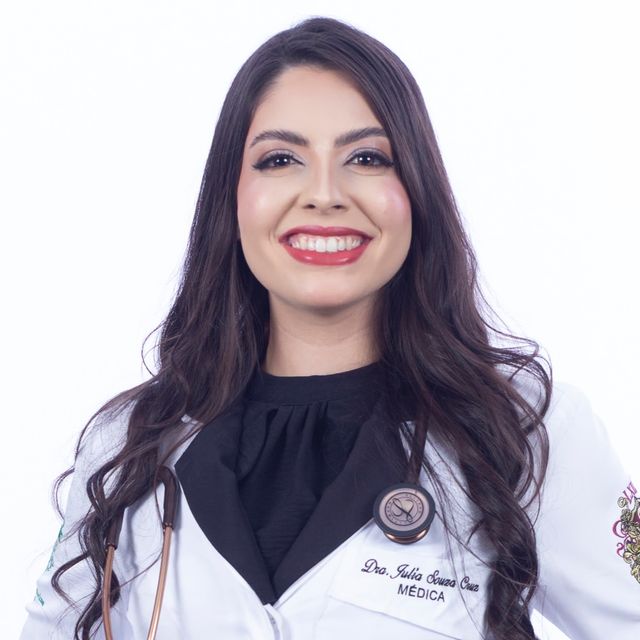 Julia Souza Cruz, Médico clínico geral Rio de Janeiro