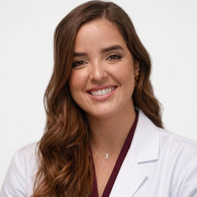 Juliana Maria Carvalho Londres, Cirurgião vascular Recife
