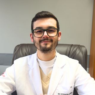 Douglas Mesadri Gewehr, Especialista em Clínica Médica Pinhais