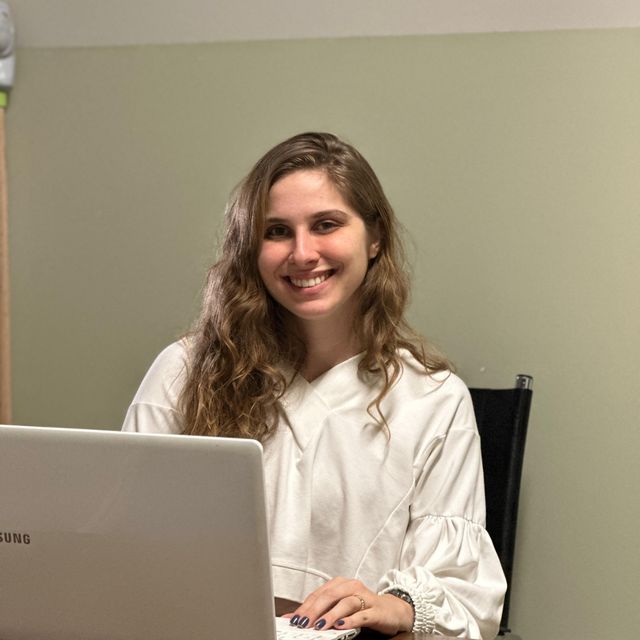 Emanuelle Oliveira Poli ., Psicólogo Londrina