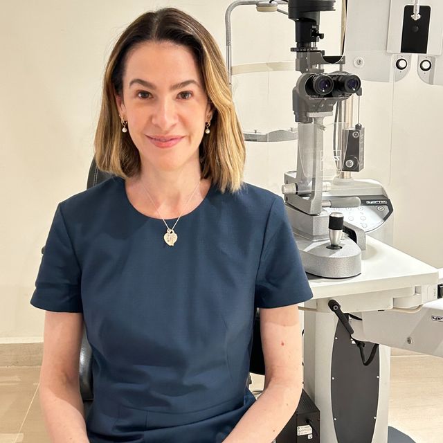 Simone De Biagi Souza, Oftalmologista Curitiba