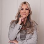 Dra. Julia  de Carvalho Machado
