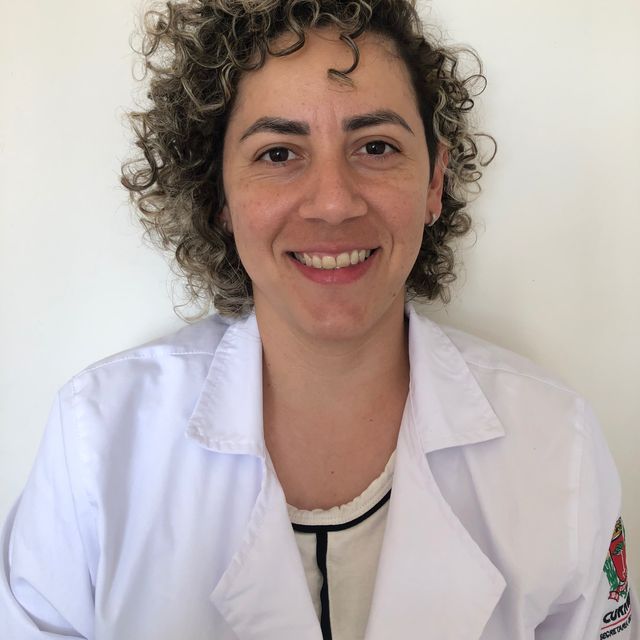 Veronica Natalia  Aguilar Silguero, Médico clínico geral Curitiba