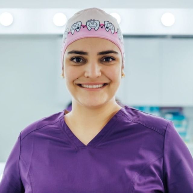 Sara Carolina Vaca Muriel, Odontólogo Bello