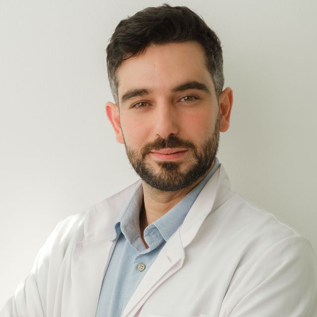 Vitor  Demuner Almeida , Reumatologista Aracruz