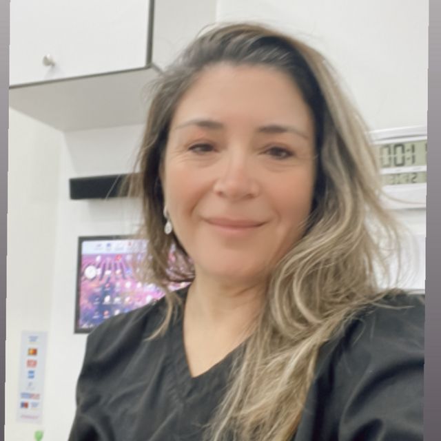Mariana Alejandra Olivares Galdames, Dentista Providencia