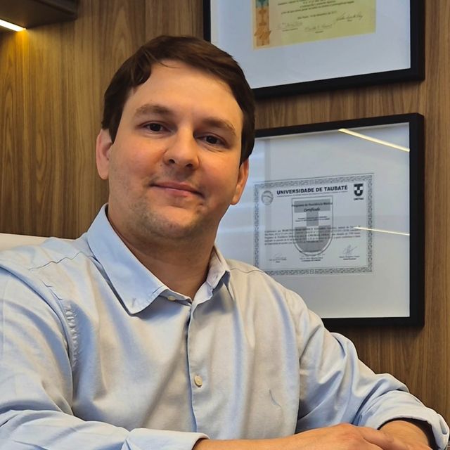 Marcelo Borusiewicz Tavares, Cirurgião plástico Taubaté