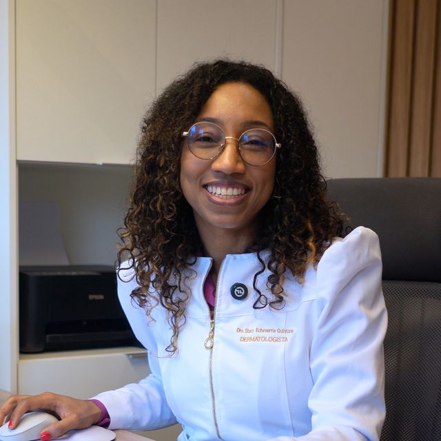 Stacy Jocelyn Echeverria Quintana, Dermatologista Pato Branco
