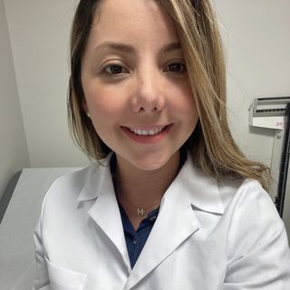 Acercar imagen: Maria de los Angeles Contreras Pernia, Médico general Providencia